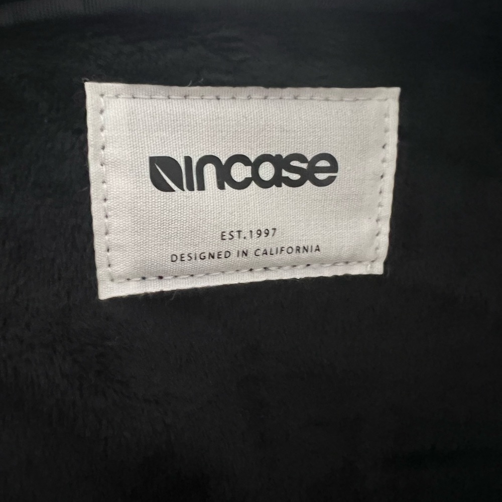 Incase City Compact Backpack - Picture 9 of 11